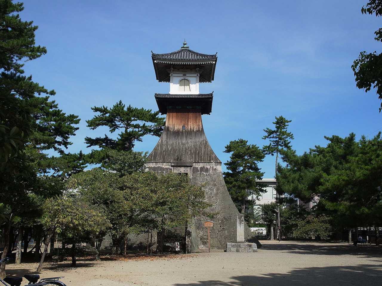 高燈籠與鞘橋：琴平町兩個容易錯過的文化財