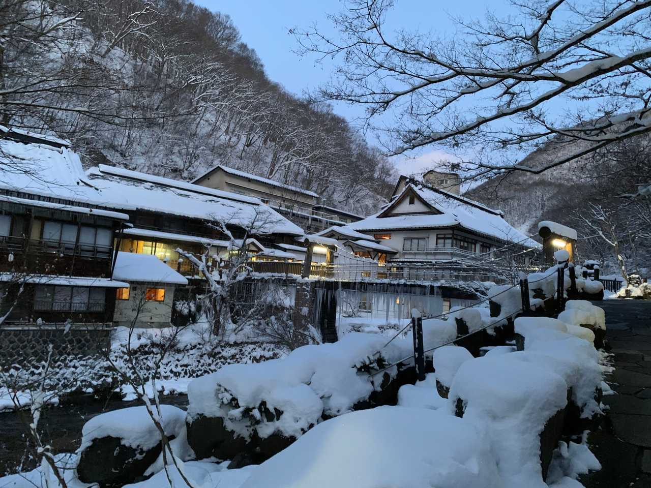 安比高原住宿攻略2026：雪場直通、民宿村與盛岡據點怎麼選，9間安比住宿推薦