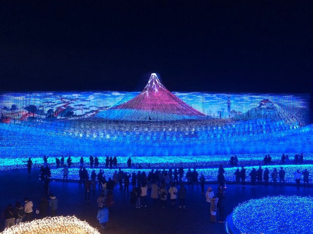 Winter illumination at Nabana no Sato