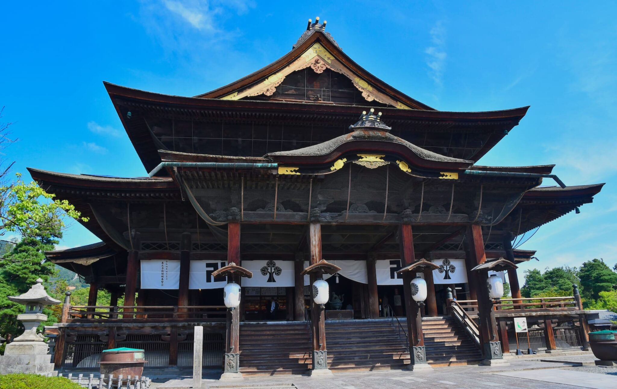 長野善光寺紅葉攻略2026：表參道、夜間點燈與交通全解析