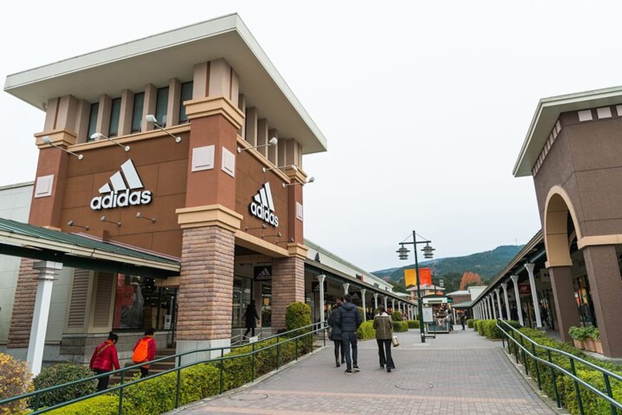 adidas御殿場店
