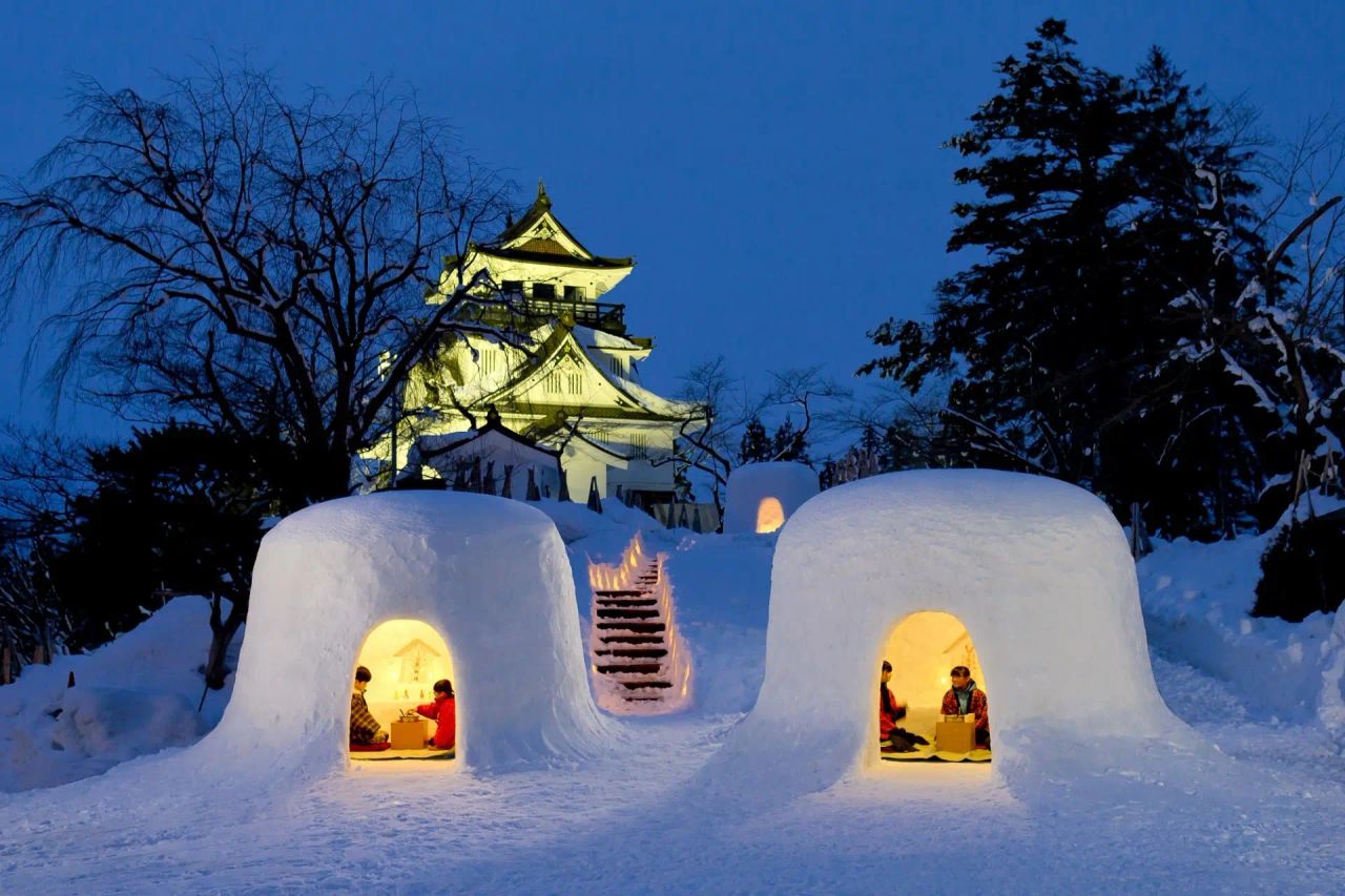 橫手雪屋祭夜晚點燈的雪屋