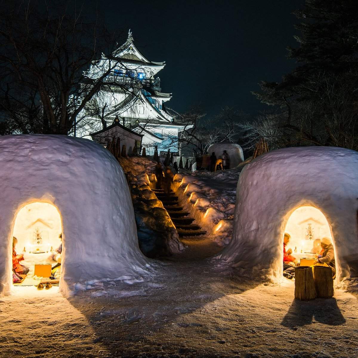 橫手公園雪屋與橫手城