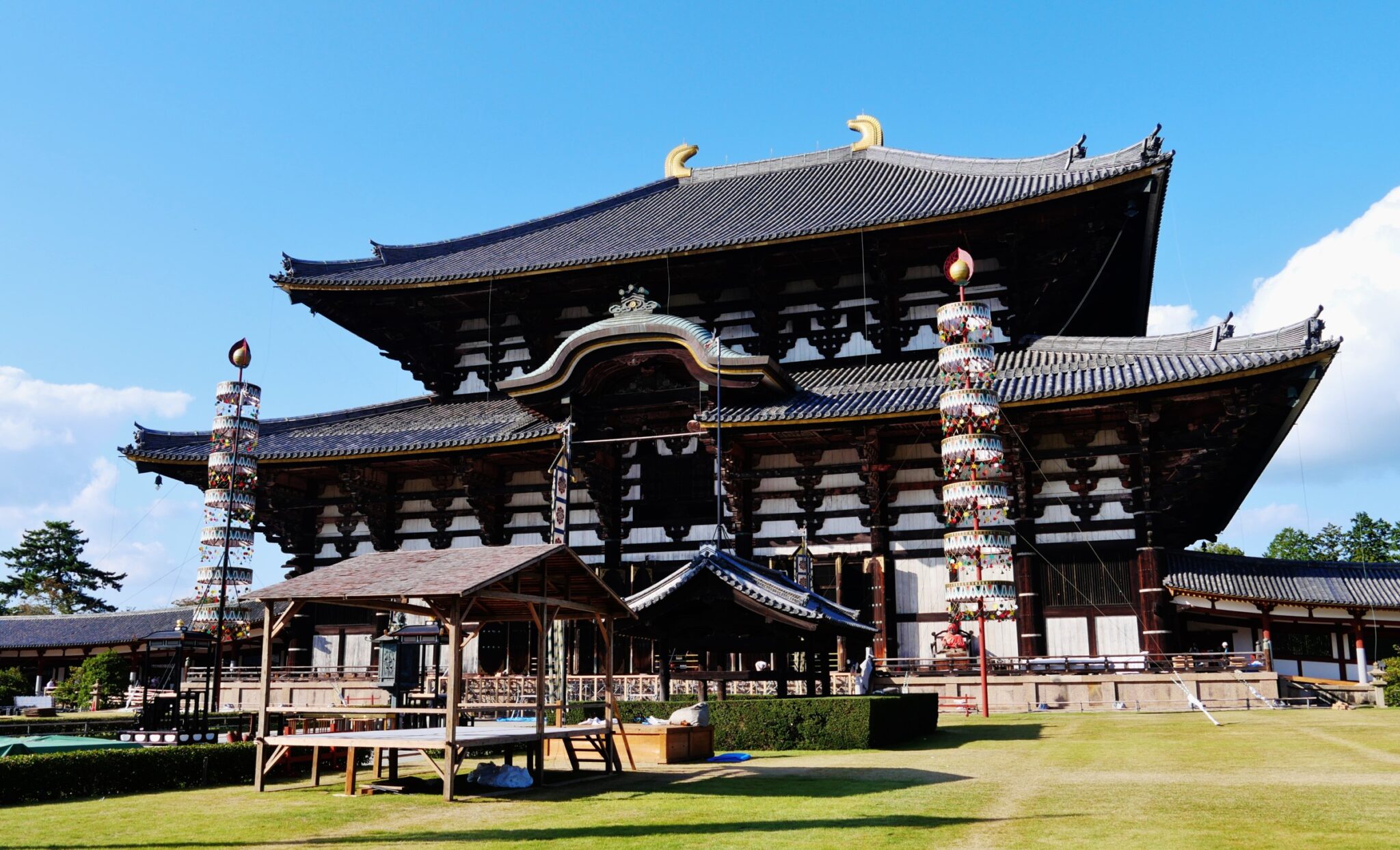 Kyoto-Osaka Day Trip: Arashiyama Bamboo Grove, Yasaka Shrine, Hanamikoji, Nara Deer Park & Todai-ji | Departing from Osaka, Chinese-speaking Guide