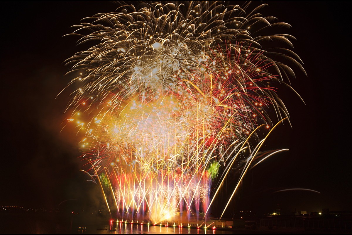 2026 Nagoya Port Fireworks Guide: ISOGAI Fireworks Theater Dates, Access and Viewing Seats